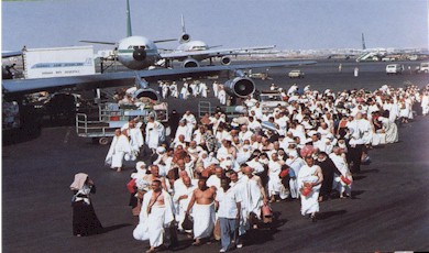 Pilgrims arriving in Jeddah (source - Tell me about Hajj)